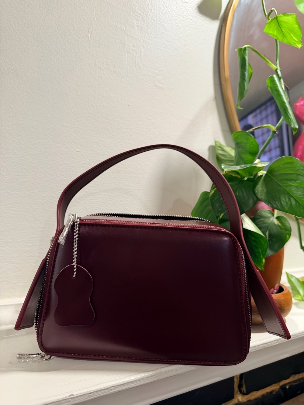 Vintage genuine leather Structured Leather Crossbody Bag in Burgundy - Picture 5 of 17